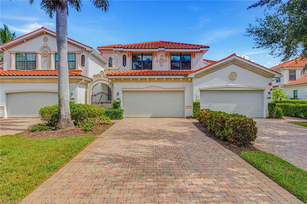 3153 Aviamar Cir #202, Naples