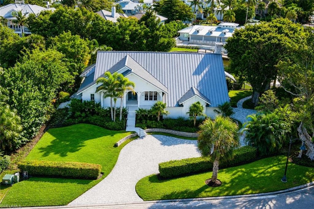5042 Seahorse Ave, Naples