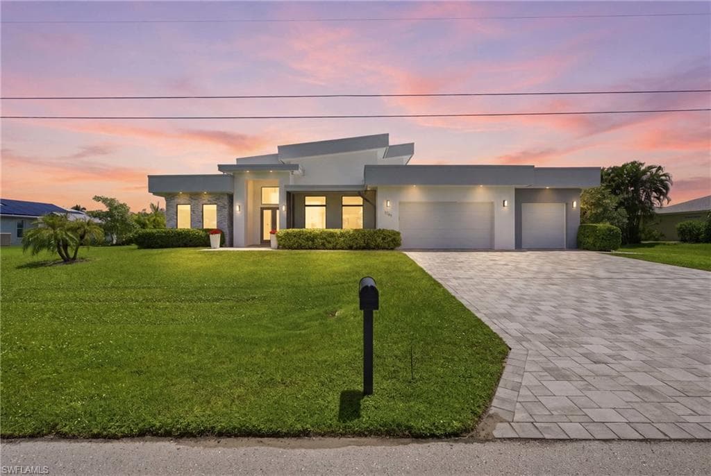 3709 15th Pl, Cape Coral