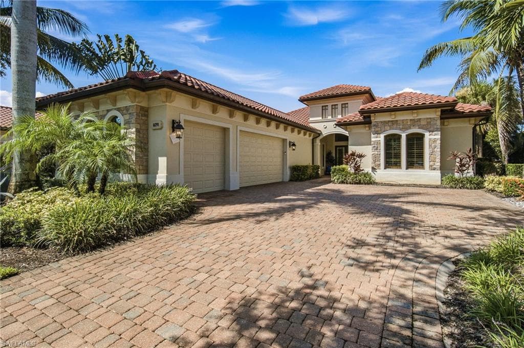 16791 Cabreo Dr, Naples, photo 2