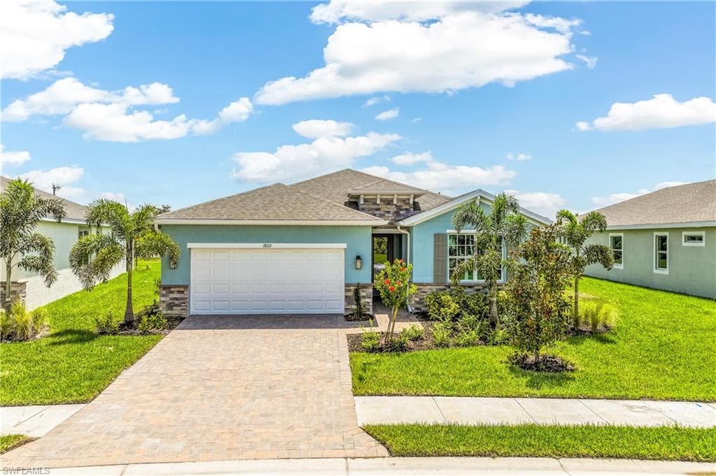 18212 Water Crossing Dr, North Fort Myers
