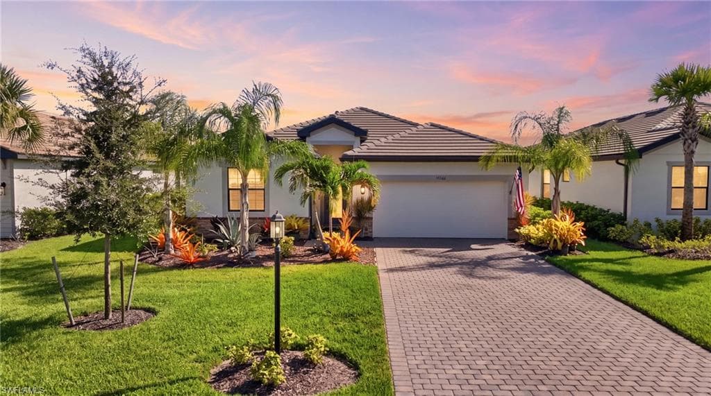 18566 Ives Dr, Estero