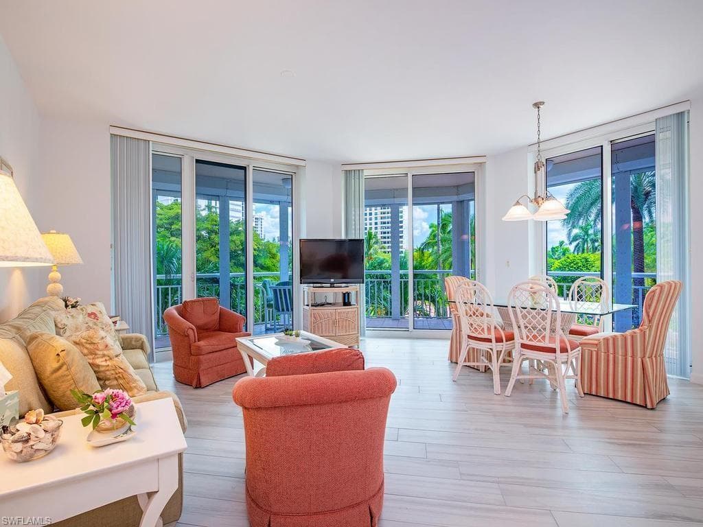 4255 Gulf Shore Blvd #107, Naples