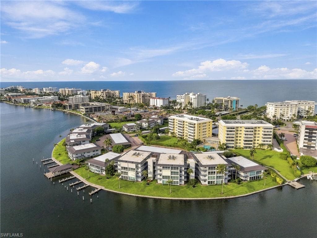 3410 Gulf Shore Blvd #304, Naples