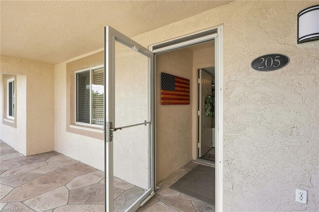 7360 Glenmoor Ln #205, Naples, photo 3