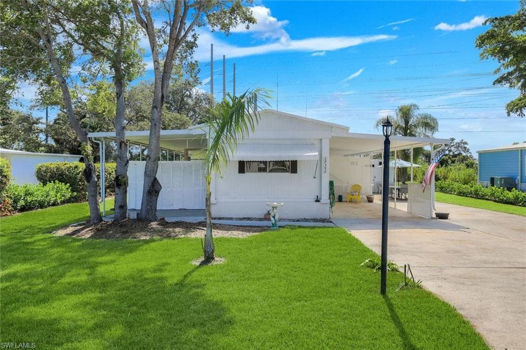 27397 Duvernay Dr, Bonita Springs, photo 2