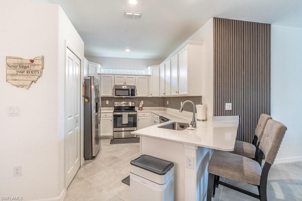 2645 Vine Ave, Naples, photo 2