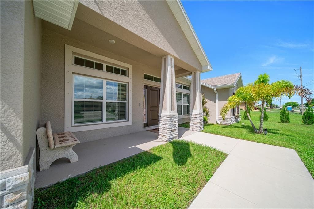 125 11th Ter, Cape Coral, photo 2