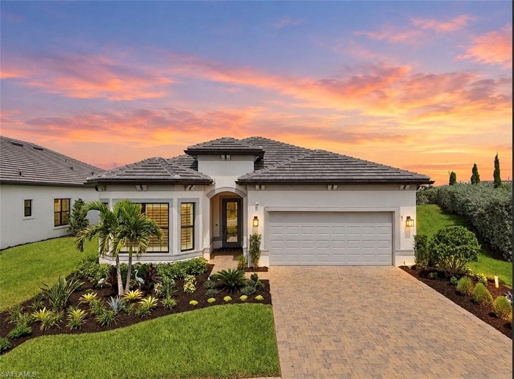 1925 Don Benito Way, Naples