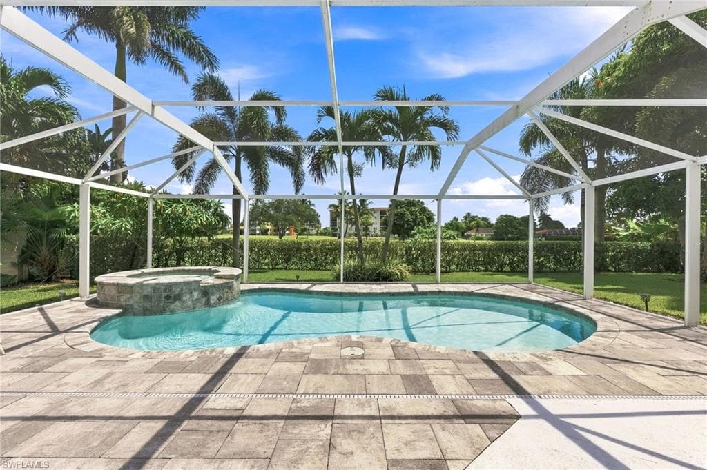 350 Pinehurst Cir, Naples