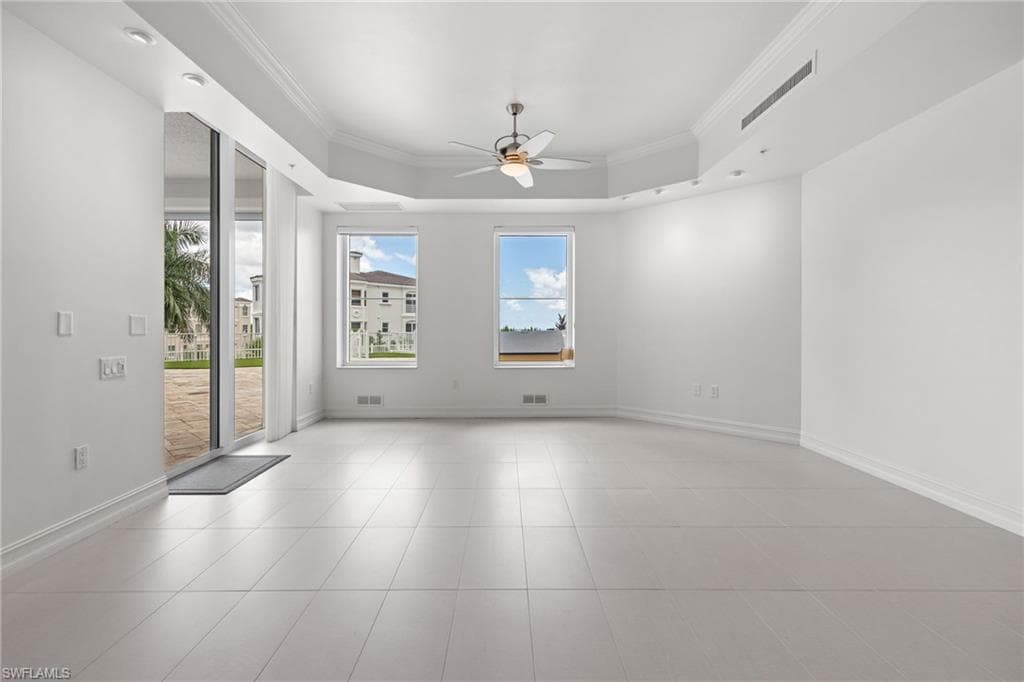 14270 Royal Harbour Ct #323, Fort Myers, photo 3