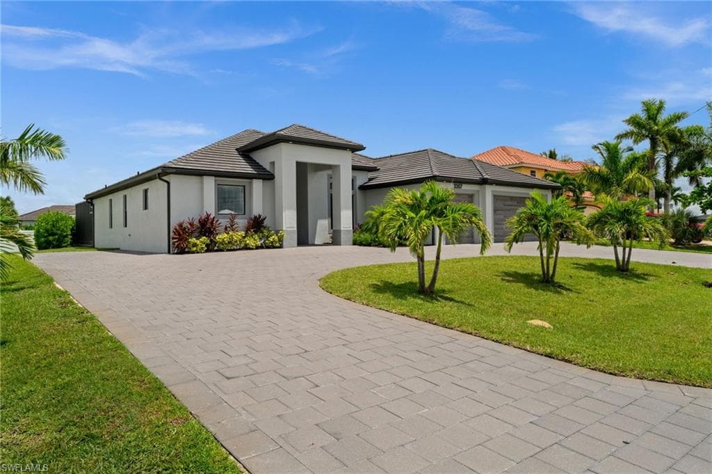 3307 3rd St, Cape Coral, photo 2
