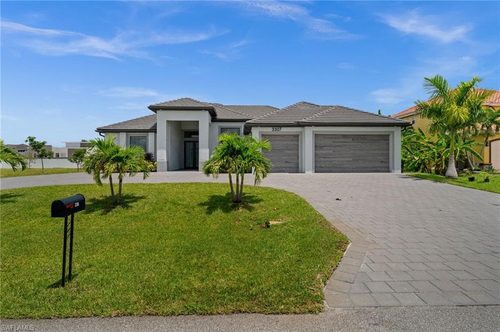 3307 3rd St, Cape Coral