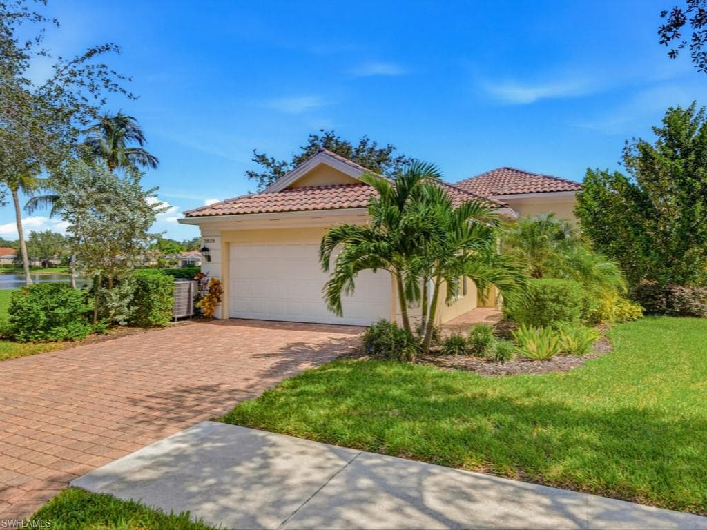 3829 Whidbey Way, Naples, photo 3