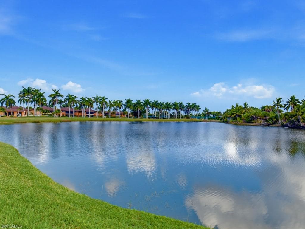 1544 Mainsail Dr #7, Naples
