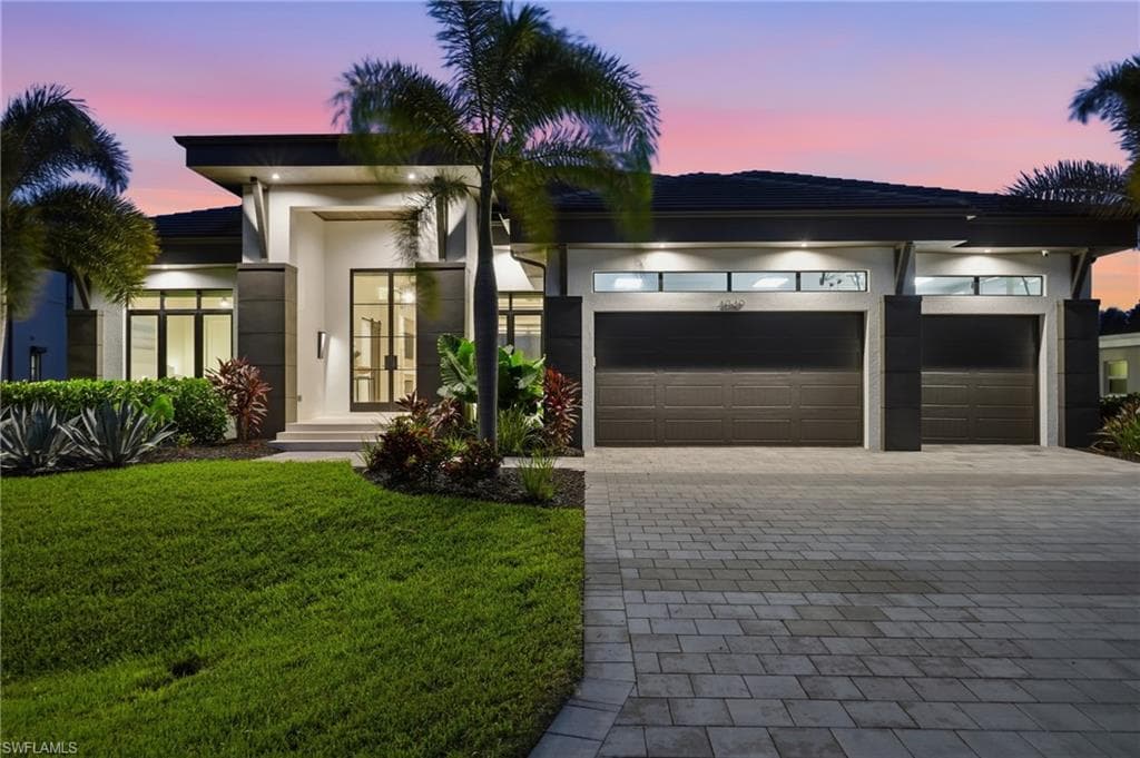 4949 Seville Ct, Cape Coral, photo 2