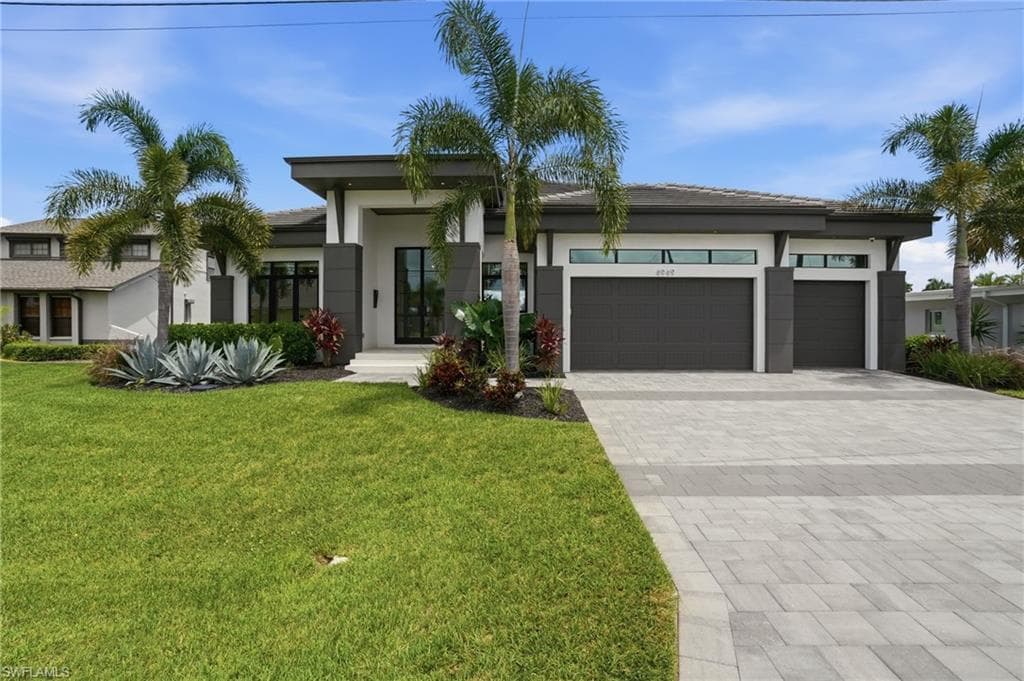 4949 Seville Ct, Cape Coral, photo 3
