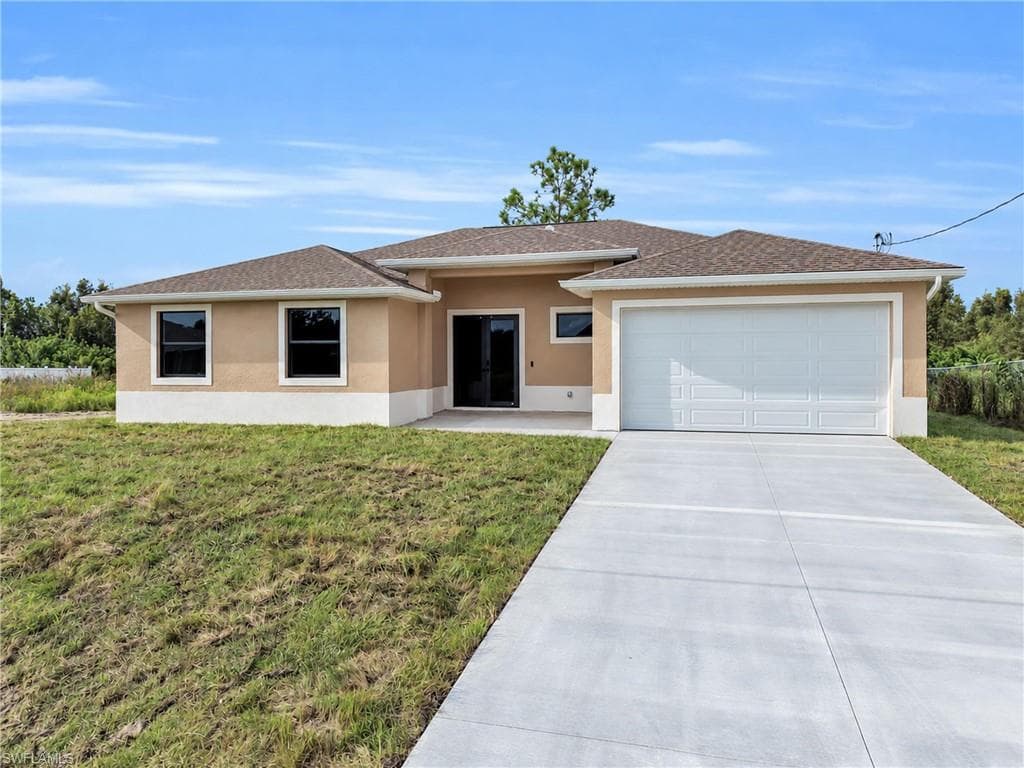 2704 37th St, Lehigh Acres, photo 2