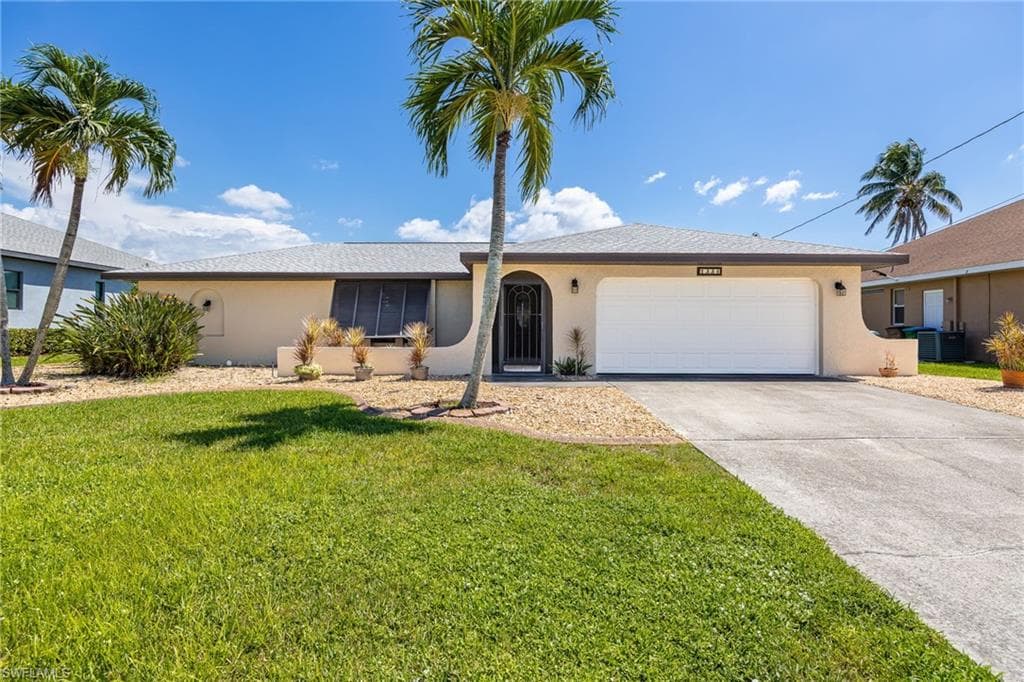 1334 12th Ter, Cape Coral