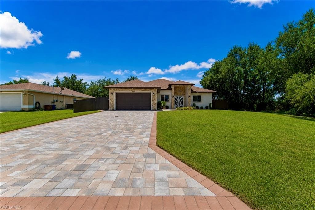 2903 4th St, Lehigh Acres, photo 2