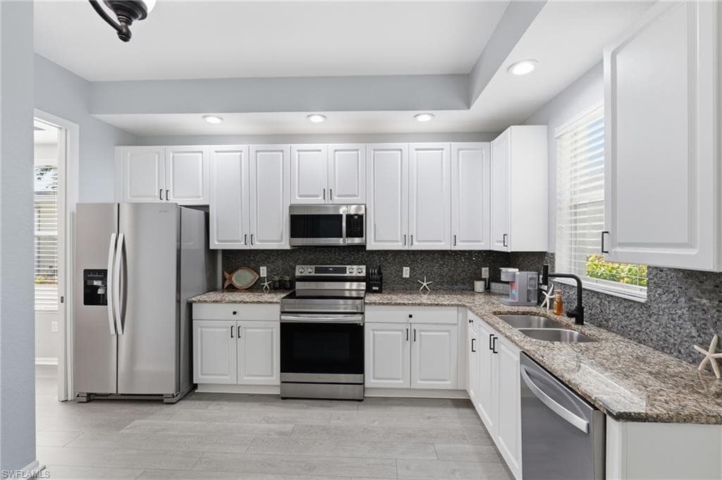 1425 Mariposa Cir #101, Naples, photo 3