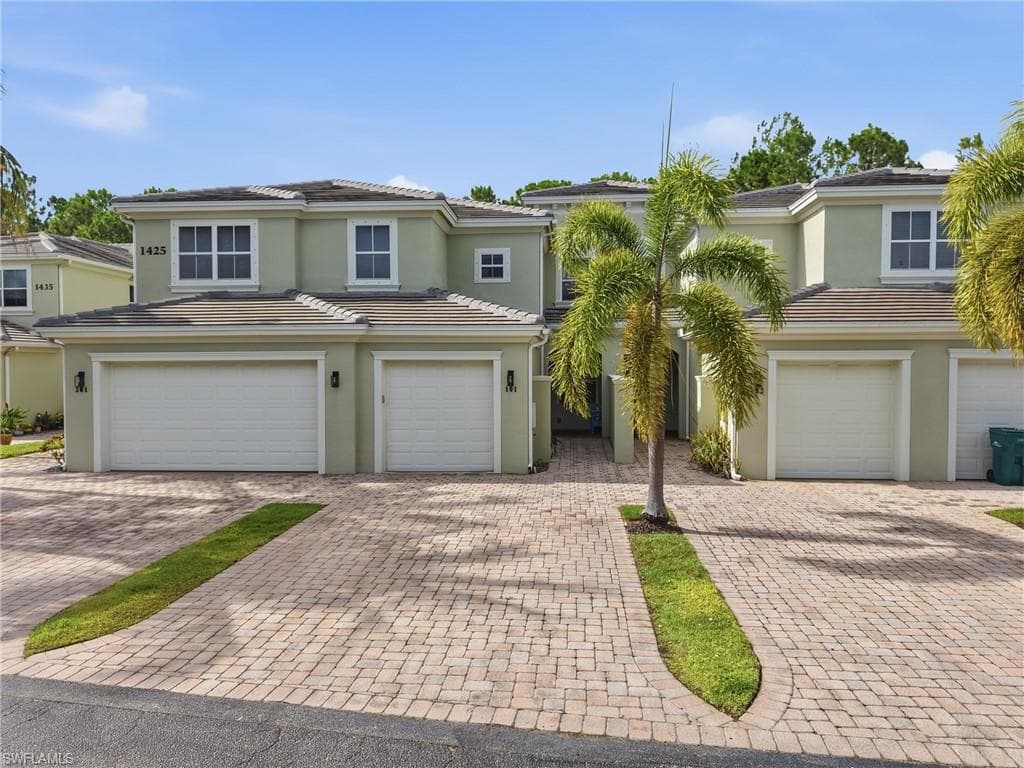 1425 Mariposa Cir #101, Naples