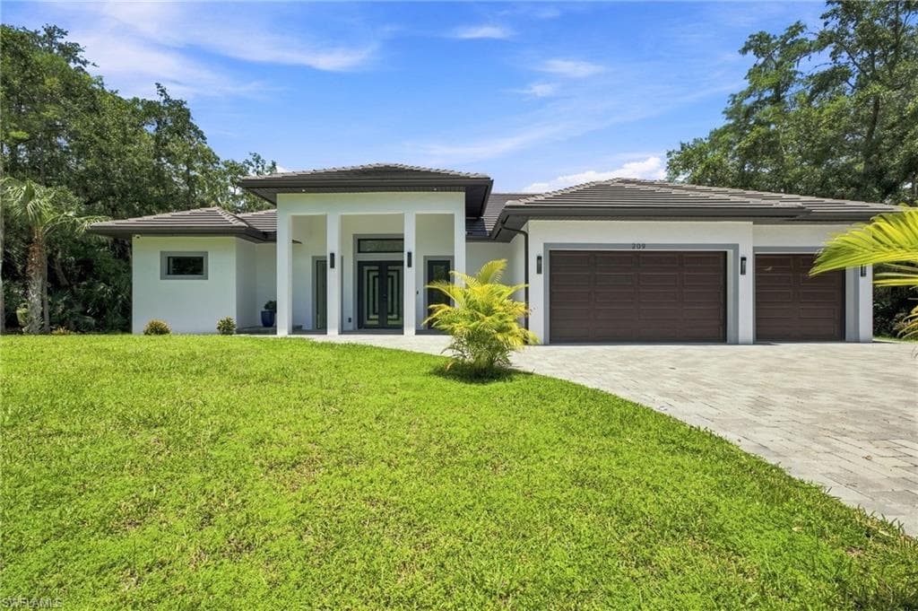 209 35th Ave, Naples
