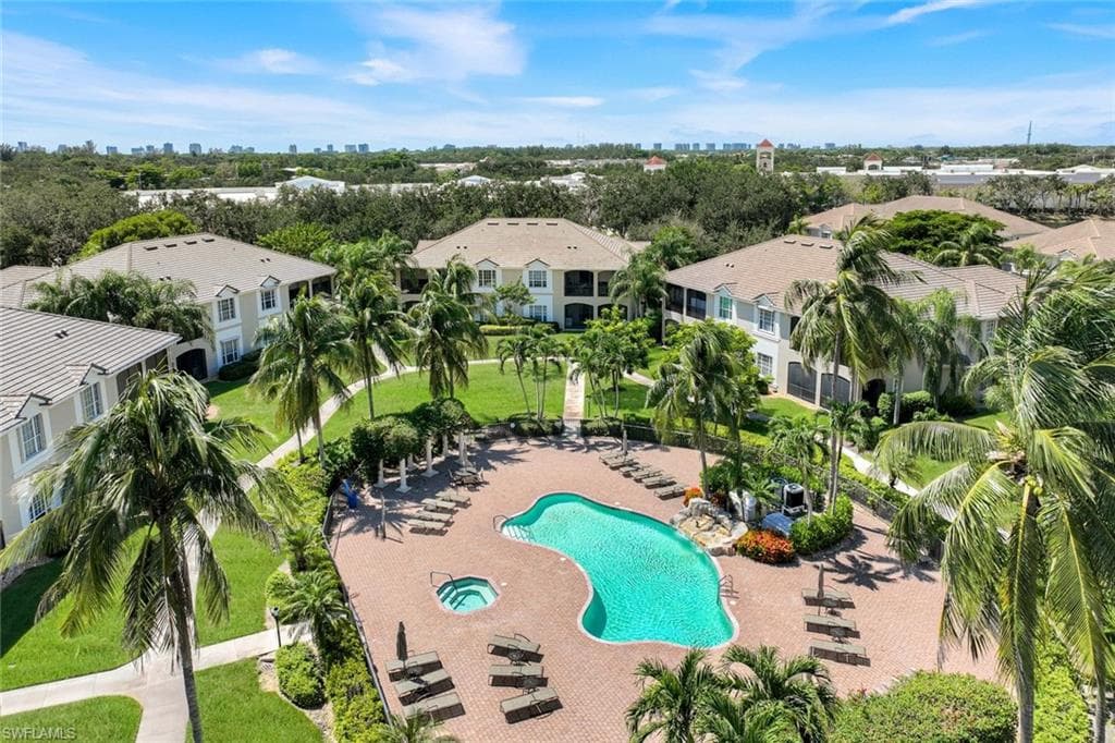 5021 Maxwell Cir #101, Naples, photo 2
