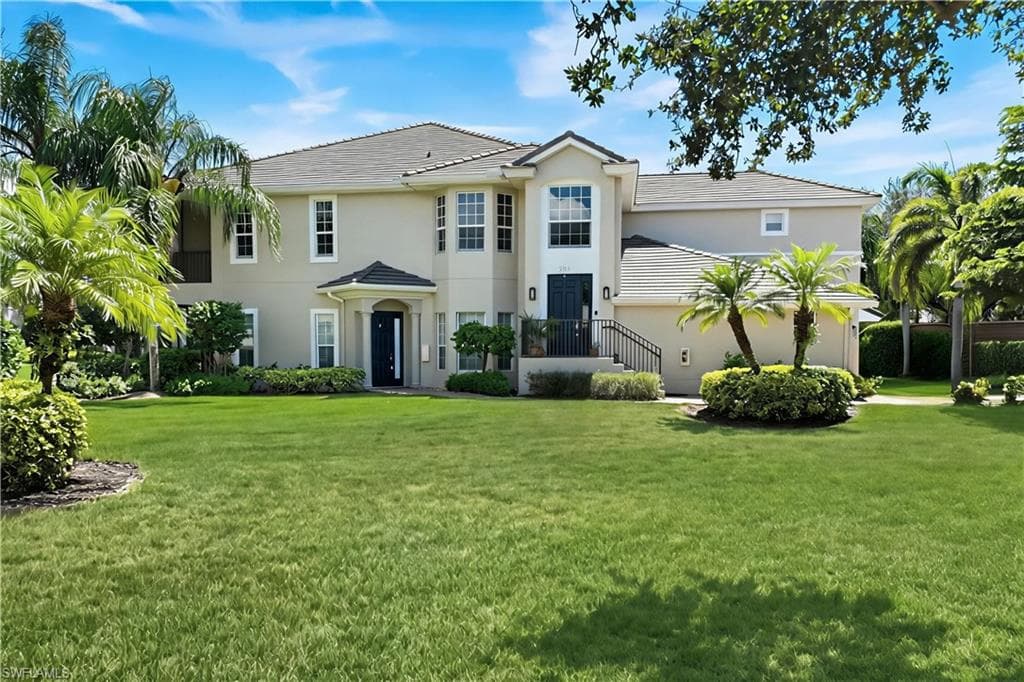 5021 Maxwell Cir #101, Naples