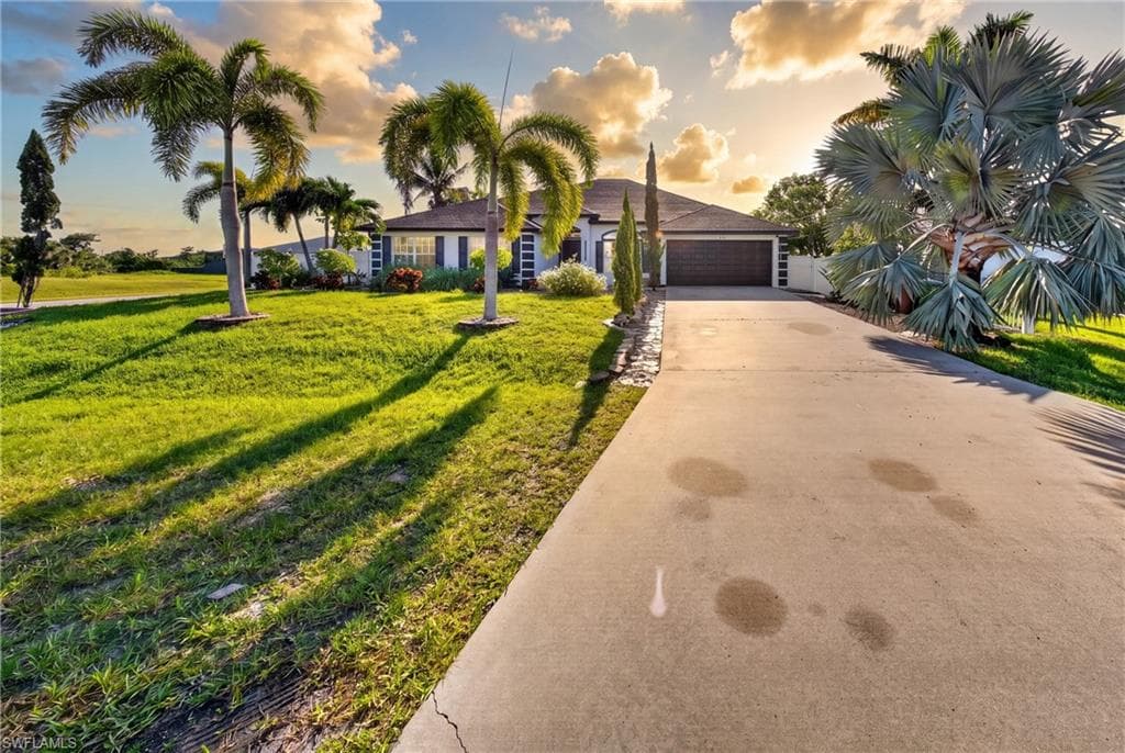 527 27th Ave, Cape Coral