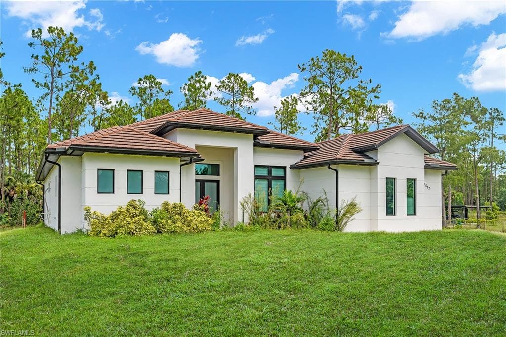 3677 8th Ave, Naples