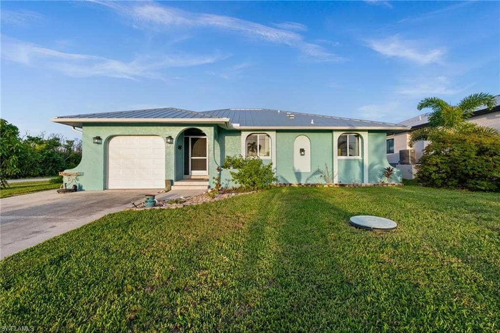 2498 Sapodilla Ln, St. James City