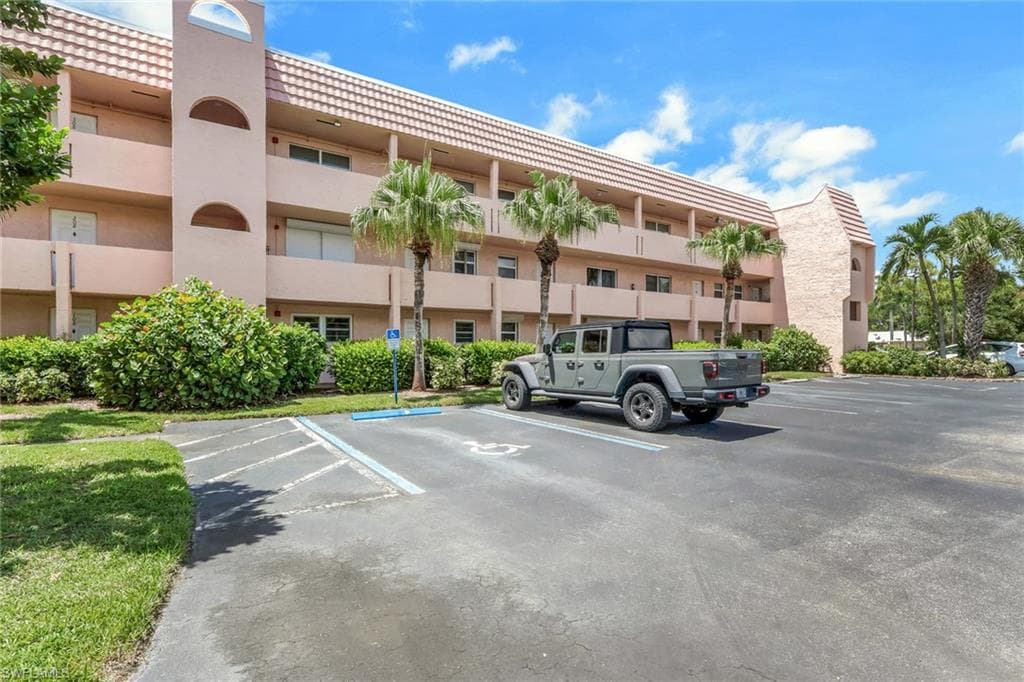200 Forest Lakes Blvd #108, Naples, photo 2