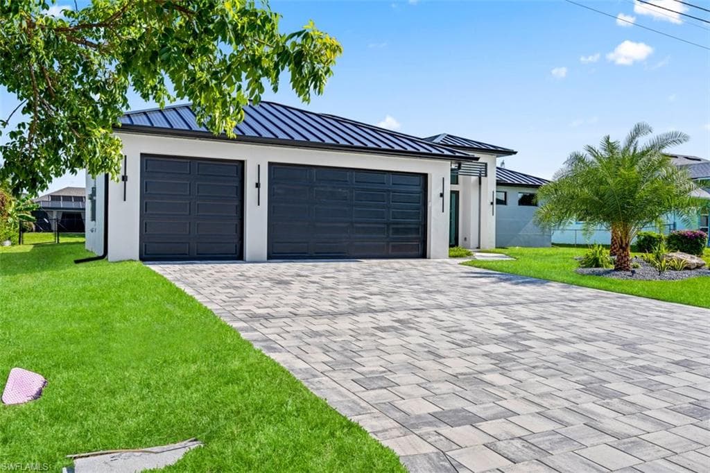 1301 24th St, Cape Coral, photo 2