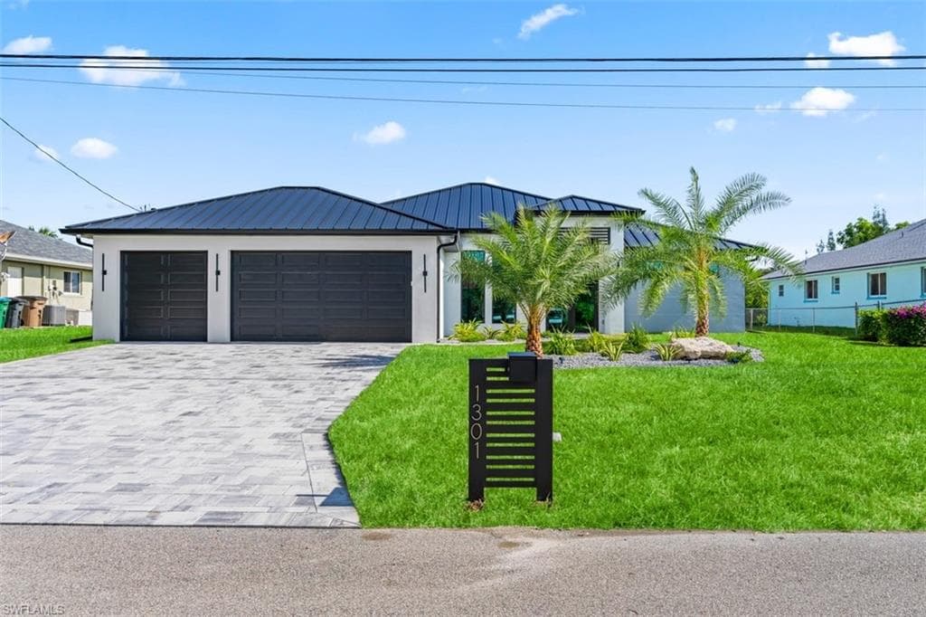 1301 24th St, Cape Coral