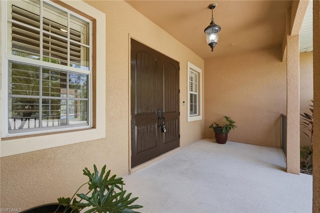 18241 Riverwind Dr, Alva, photo 2