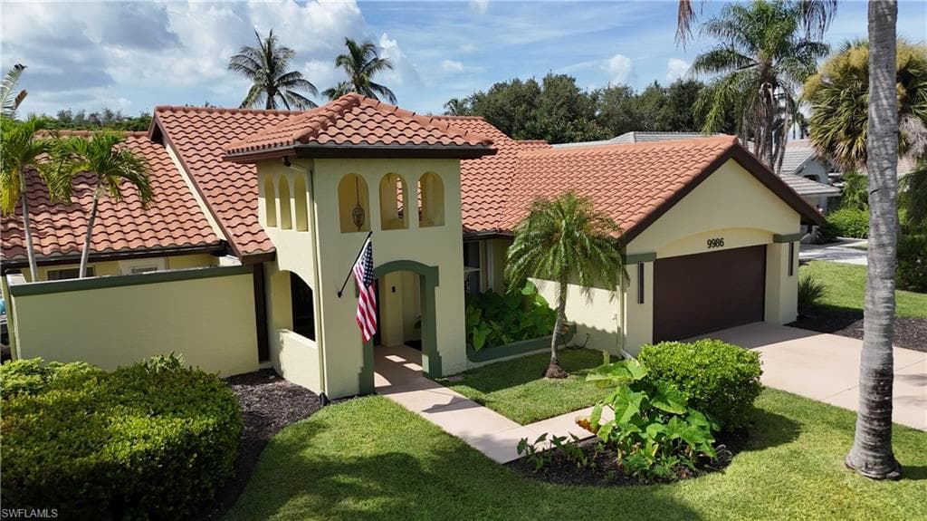 9986 Mar Largo Cir, Fort Myers