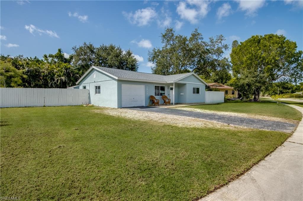 2912 Poinciana Dr, Naples, photo 2