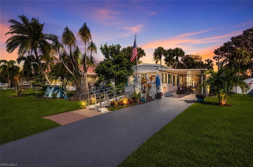 20 Derhenson Dr, Naples