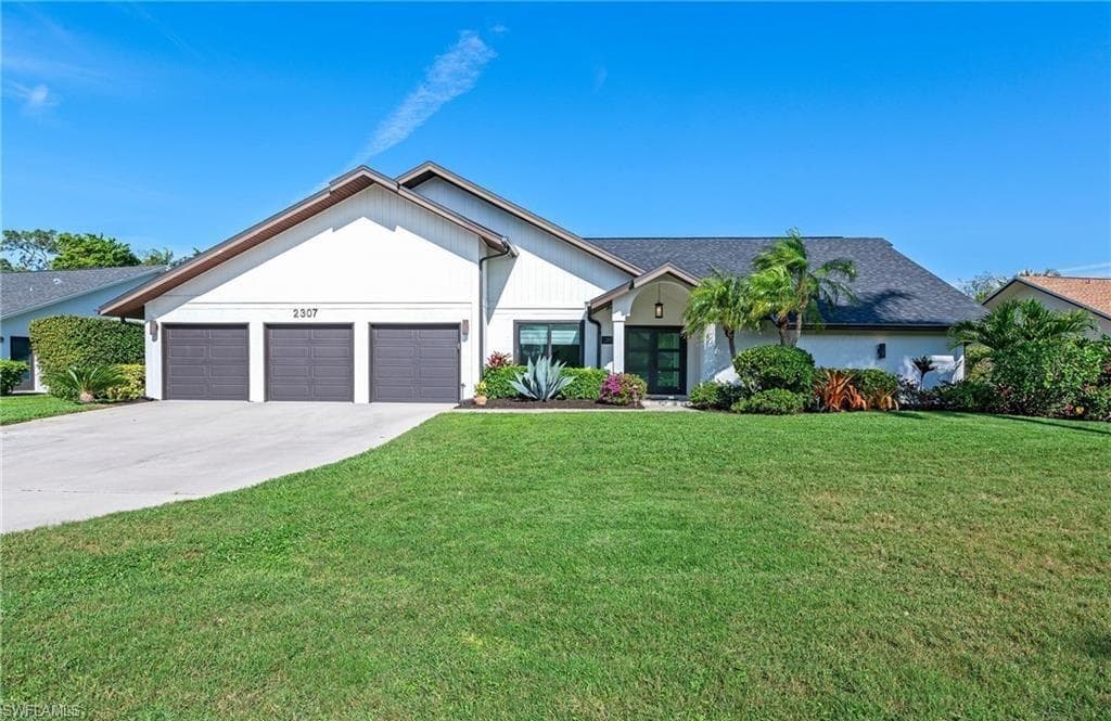 2307 Queens Way, Kings Lake