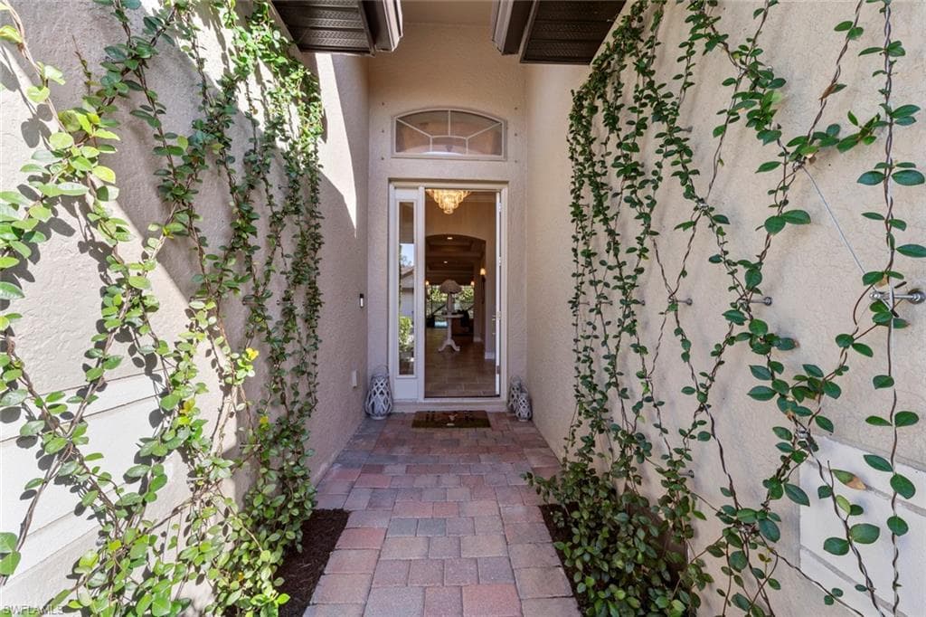 8712 Westwood Oaks Pl, Fort Myers, photo 2