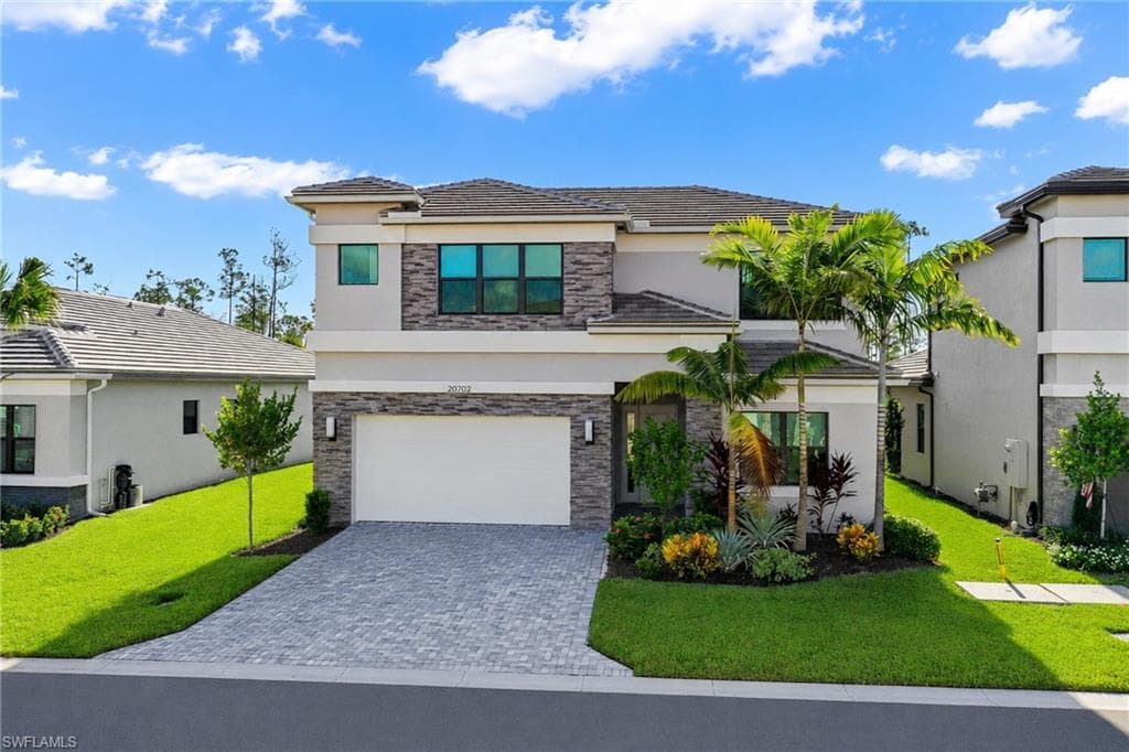 20702 Fair Oak Ln, Estero
