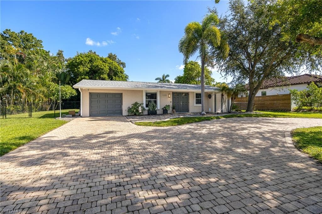 1223 Biltmore Dr, Fort Myers
