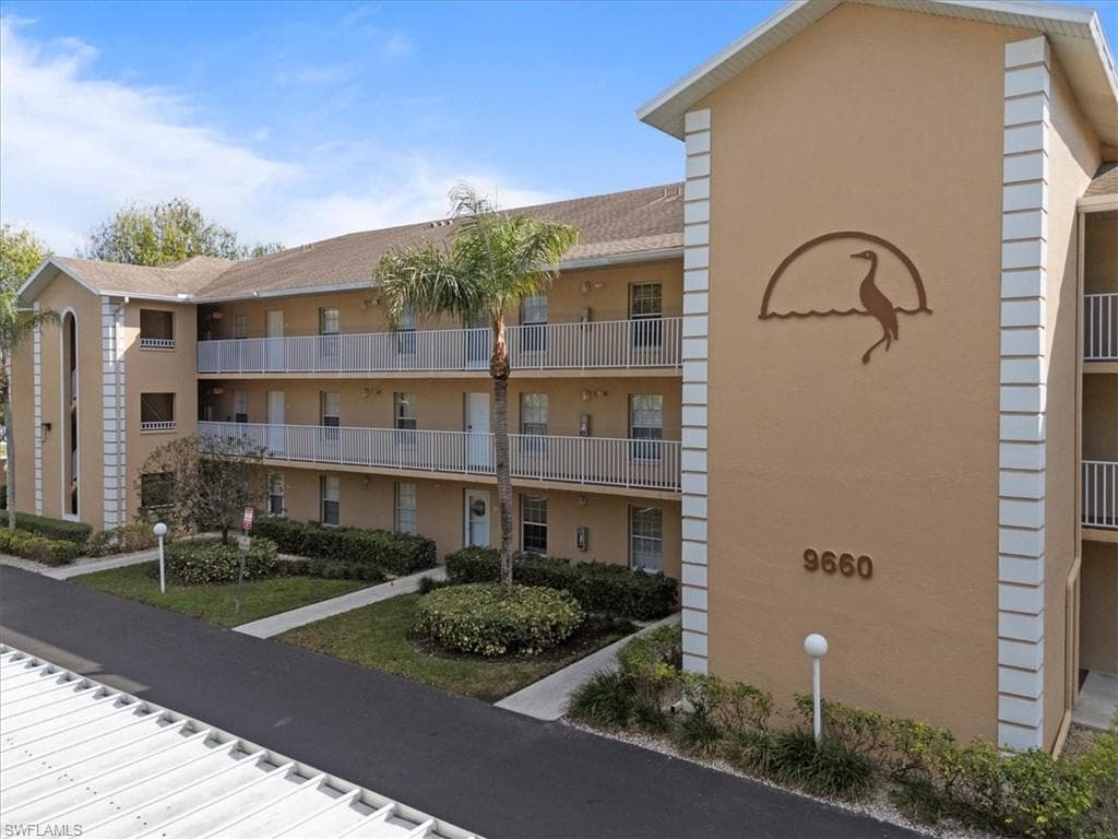 9660 Victoria Ln #206, Naples, photo 2