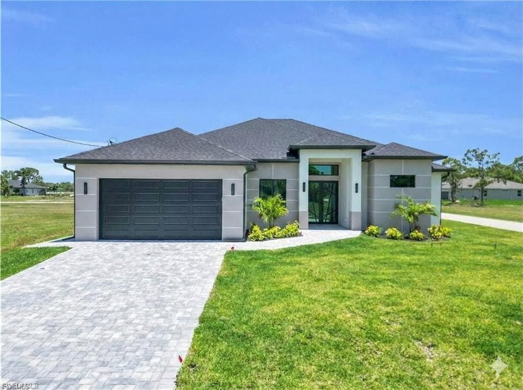 322 20th St, Cape Coral