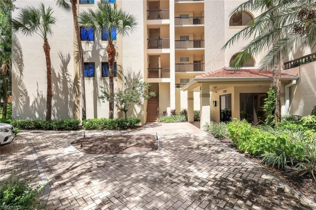 6520 Valen Way #104, Naples, photo 2