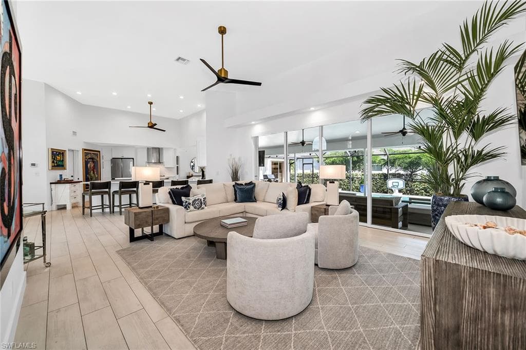 1276 Treasure Ct, Marco Island, photo 3