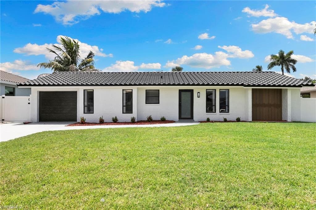 351 Columbus Way, Marco Island