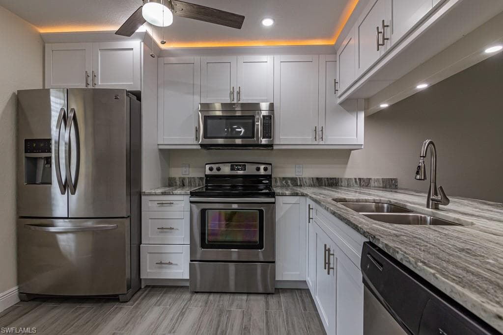 2562 Kings Lake Blvd #102, Naples