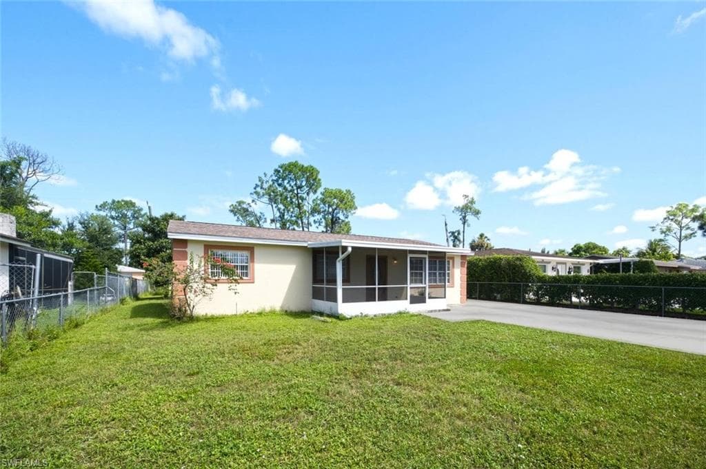 5449 Hardee St, Naples, photo 2